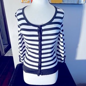 WHITE HOUSE BLACK MARKET BLACK & WHITE CARDIGAN SIZE M